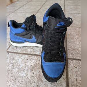 Nike Men's Black and Blue Athletic Sneakers. Size 10.5